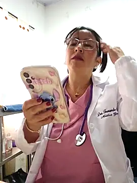 JustSamantha  online show from November 2025 12:05:01 PM