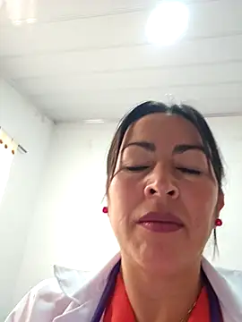 JustSamantha  online show from November 2025 01:00:01 PM