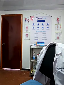 JustSamantha  online show from February 2026 12:18:02 PM