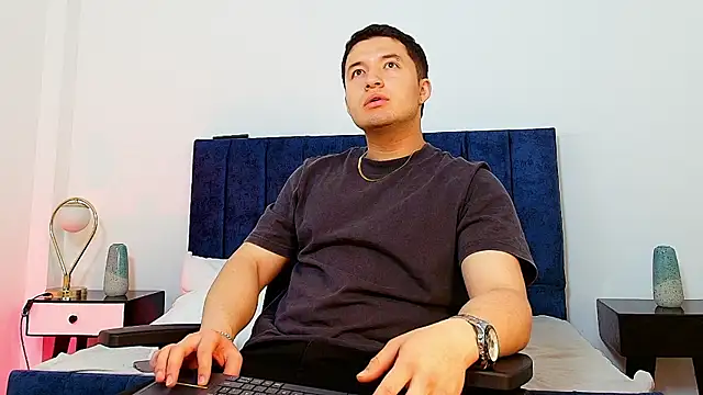 Ethan-Connor online show from January 2026 12:33:01 PM