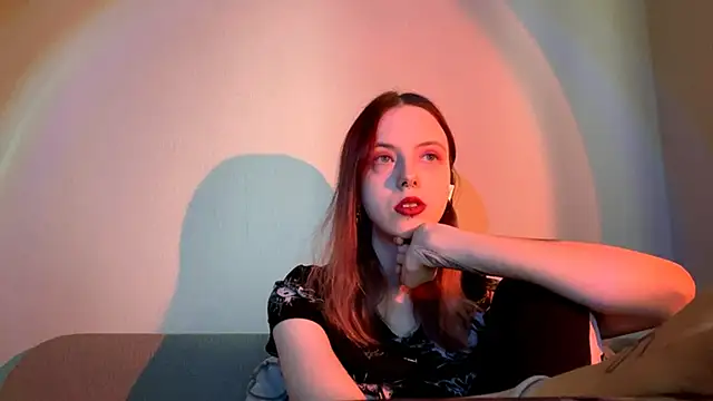 LulyClouds online show from November 2025 10:27:02 AM