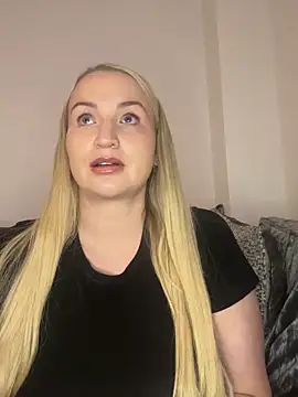 BootyQueenApril online show from December 2025 08:03:02 PM