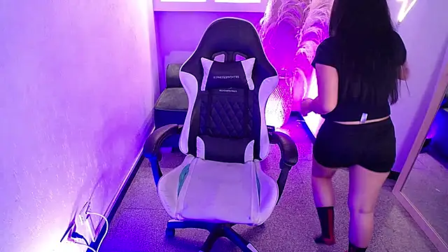 vallolett online show from February 2026 09:59:01 PM