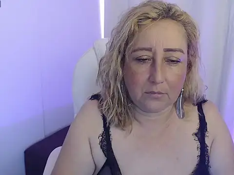 Snapshot of Perla_2026 chatting on November 2025 05:02:01 PM Perla 2026 online show from November 2025 05:02:01 PM