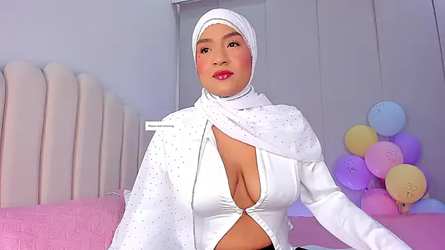 Amira-Zahra online show from May 2026 09:54:01 PM