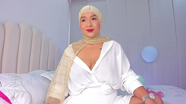 Amira-Zahra online show from April 2026 09:43:01 PM
