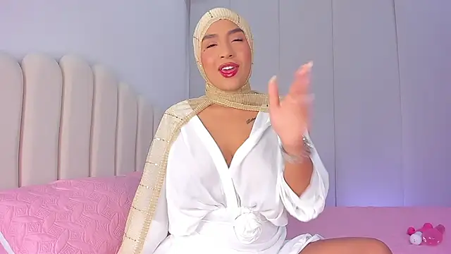 Amira-Zahra online show from May 2026 10:26:01 PM