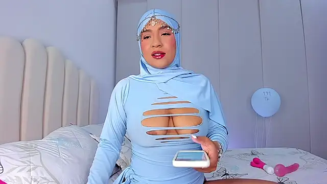 Amira-Zahra online show from April 2026 10:16:01 PM