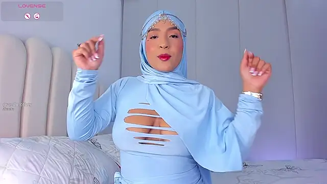 Amira-Zahra online show from August 2026 10:25:01 PM