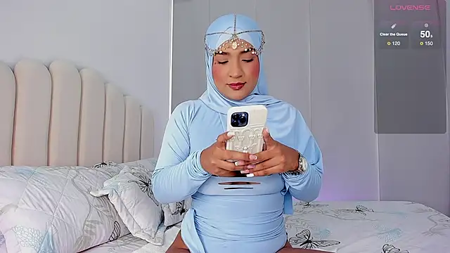 Snapshot of Amira-Zahra chatting on December 2025 03:58:02 PM Amira-Zahra online show from December 2025 03:58:02 PM