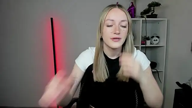 EvelynBlond online show from March 2026 01:26:02 PM