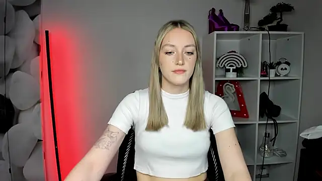 EvelynBlond online show from February 2026 10:26:02 AM