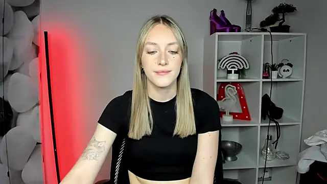 EvelynBlond online show from February 2026 06:45:02 AM