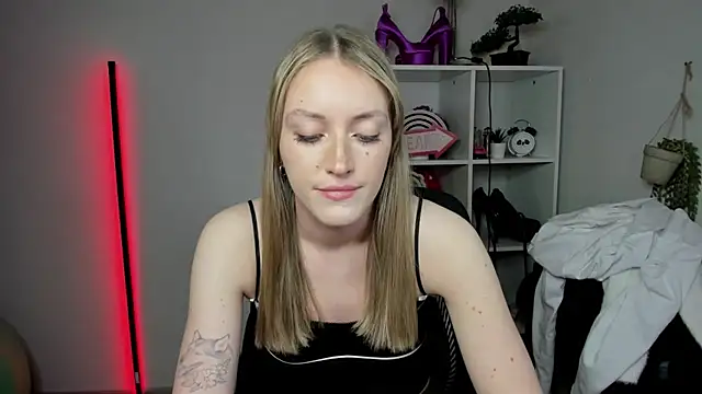 EvelynBlond online show from March 2026 06:32:02 PM