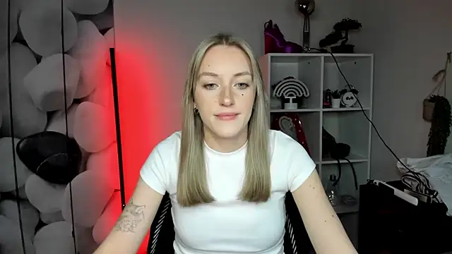 EvelynBlond online show from January 2026 01:37:02 PM