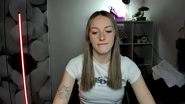 EvelynBlond online show from January 2026 01:36:01 PM