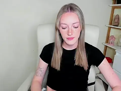 EvelynBlond online show from November 2025 01:44:02 PM