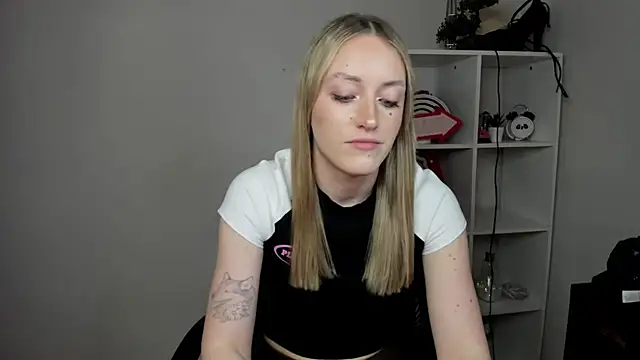 EvelynBlond online show from March 2026 06:41:01 PM