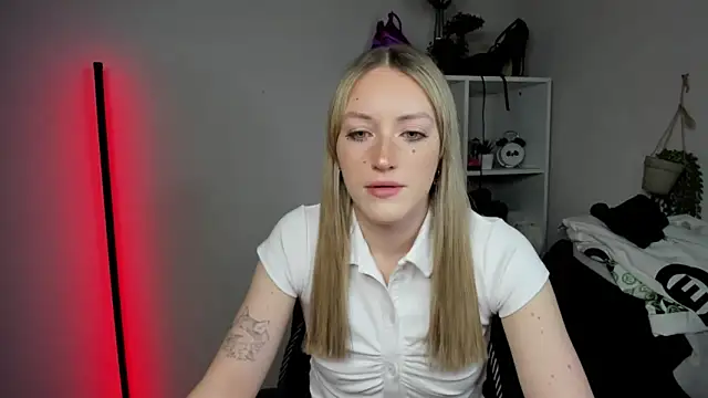 EvelynBlond online show from April 2026 05:32:02 AM