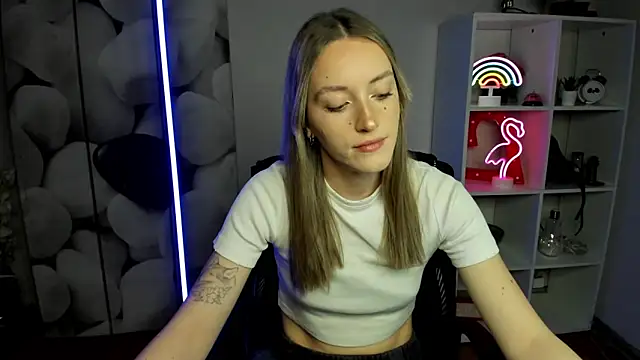 EvelynBlond online show from December 2025 01:48:02 PM