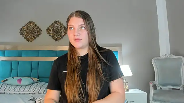 LiiaVelvet online show from December 2025 02:05:01 AM