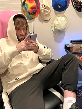 strippingmale1 online show from November 2025 04:01:01 AM