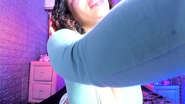 NayaScarlet online show from April 2026 07:14:01 PM