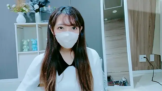 Nami-jpn online show from December 2025 09:52:01 AM