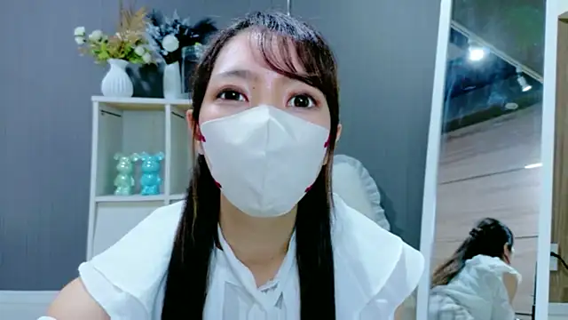 Nami-jpn online show from December 2025 12:18:02 PM