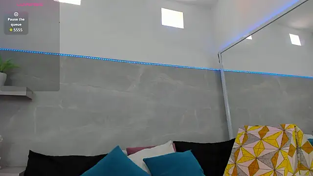 selenaflamemj online show from February 2026 07:00:02 PM