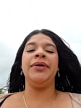 Layla-daring online show from December 2025 06:52:01 PM