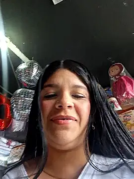 Layla-daring online show from December 2025 07:05:02 PM