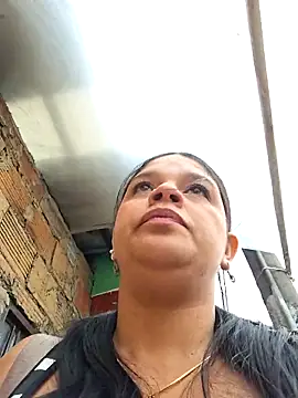 Layla-daring online show from December 2025 08:03:01 PM