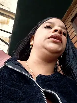 Layla-daring online show from April 2026 06:33:02 PM