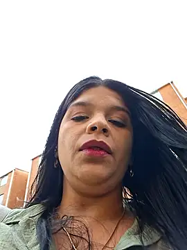 Layla-daring online show from December 2025 07:24:01 PM