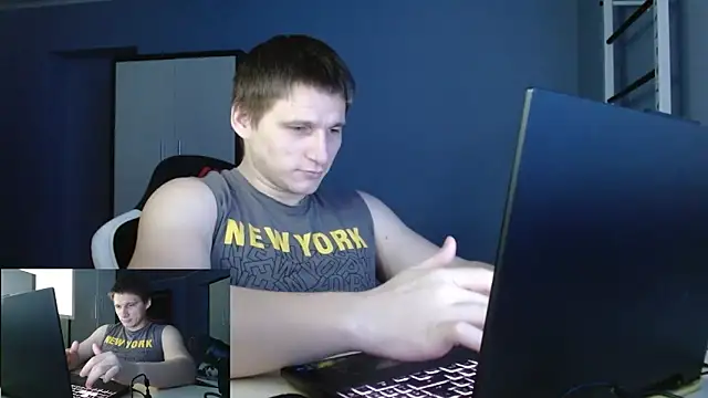 Poliglotjoe1 online show from February 2026 01:33:02 PM