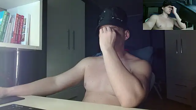 Poliglotjoe1 online show from December 2025 08:53:02 PM