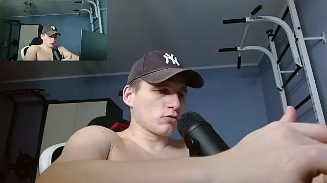 Poliglotjoe1 online show from January 2026 01:45:01 AM