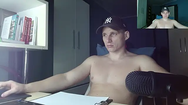 Poliglotjoe1 online show from November 2025 07:36:01 PM