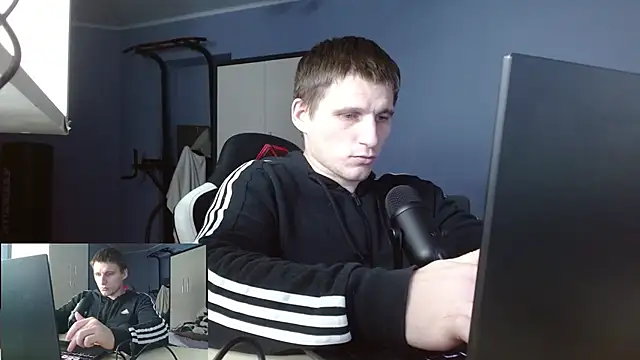 Poliglotjoe1 online show from February 2026 02:59:02 PM