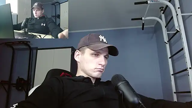 Poliglotjoe1 online show from January 2026 02:54:02 PM