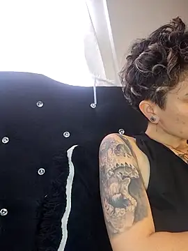 megan NL online show from December 2025 05:33:01 PM