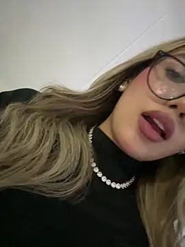 saliha pinky  online show from December 2025 01:41:02 AM