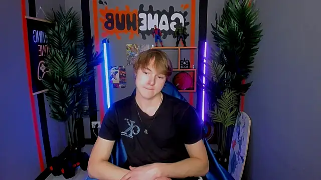 DonaldWoon online show from December 2025 03:58:02 PM