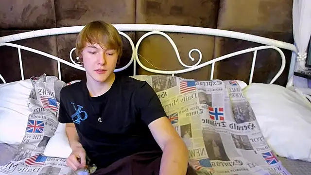 DonaldWoon online show from November 2025 04:17:02 PM