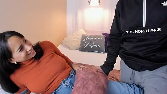 MiaRosy ValentinoRussel online show from November 2025 07:58:02 PM