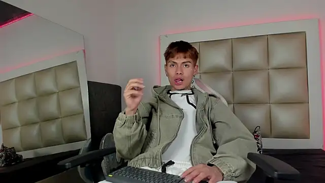 damian js online show from November 2025 04:13:02 AM