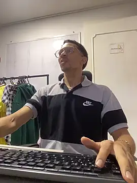 charlie bass online show from November 2025 04:02:02 AM