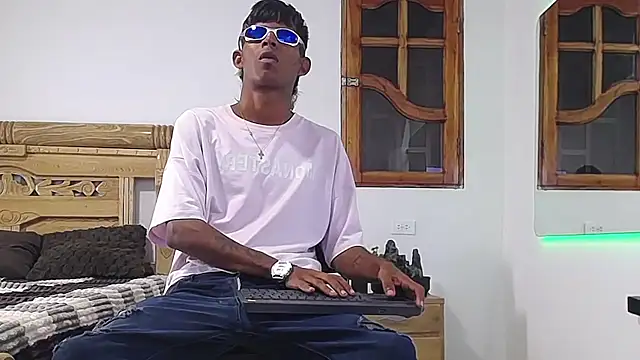 black boy22  online show from December 2025 02:45:02 AM