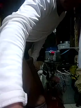 Eezxxx online show from March 2026 09:20:01 PM